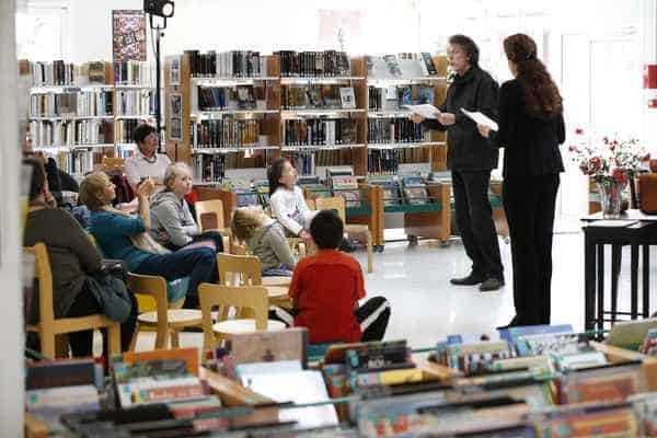 MDLP lecture du theatre de la cavale a la mediatheque J Brel de Magny Hx.