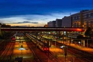 vue de la gare de SQY, de nuit