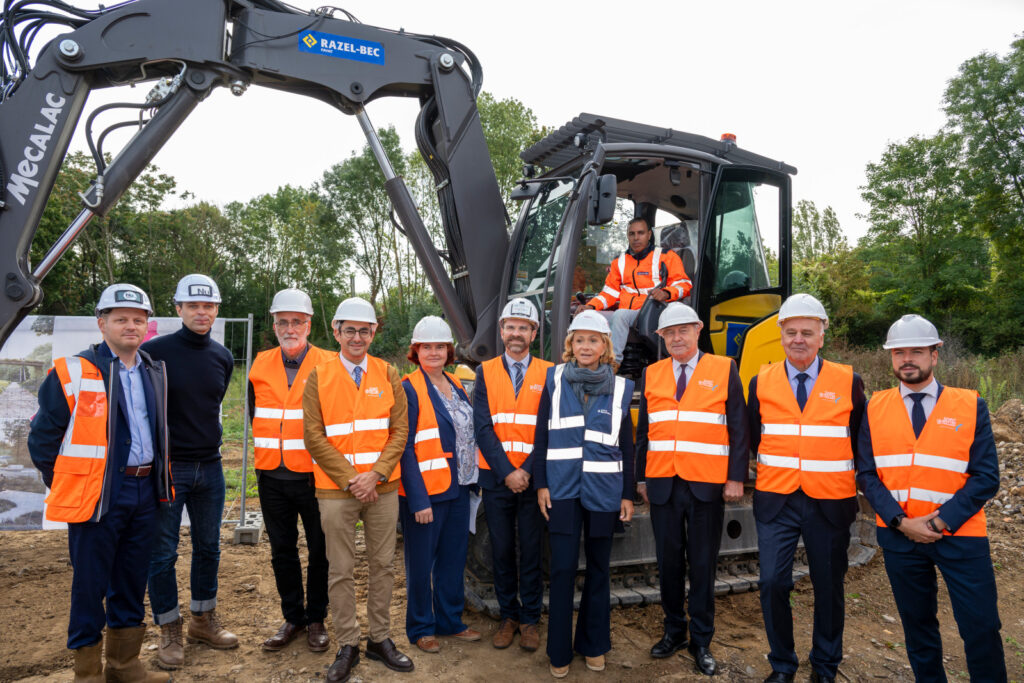 Construction de la passerelle cyclable et piétonne - RN10 1 LancementTravauxPasserelleCL221